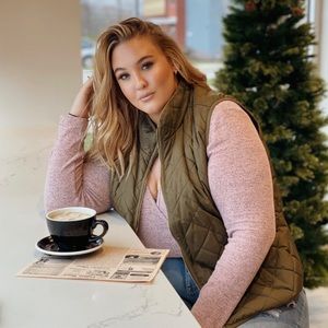 Meet your Posher, Danielle